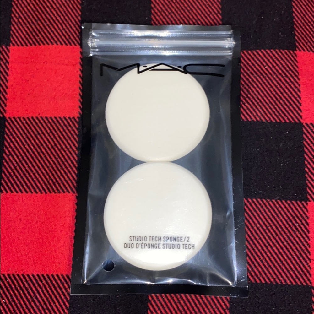 MAC Studio Tech Sponge